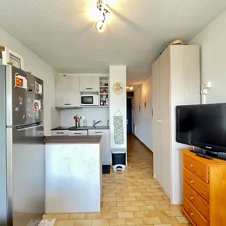 Lumineux Avec Cabine, Parking Prive, Pres De La - Fr-1-338-590 Sète